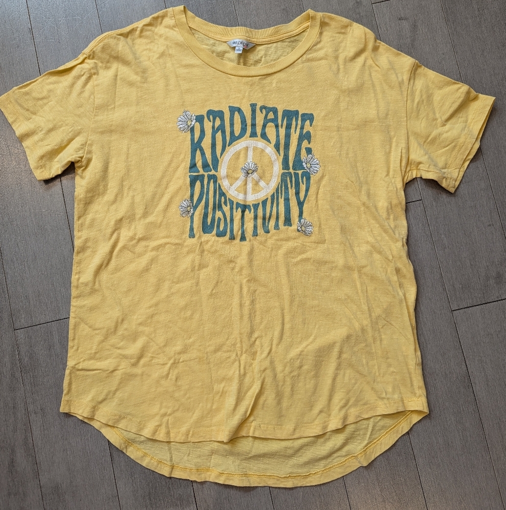 Wildfox Yellow Radiate Positivity peace sign Tee Shirt Size Large